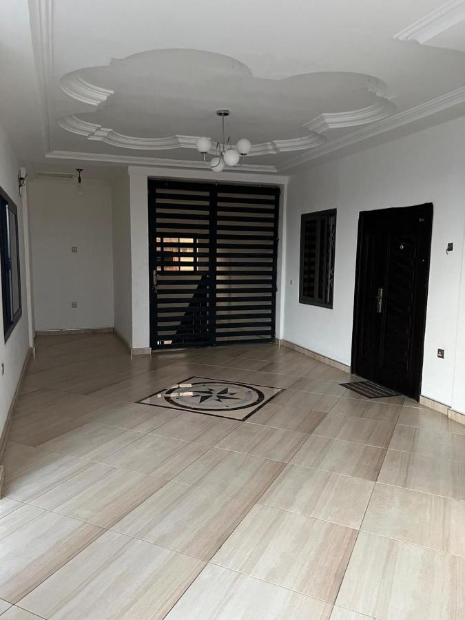 Baffour Apartments Adiebeba Kültér fotó