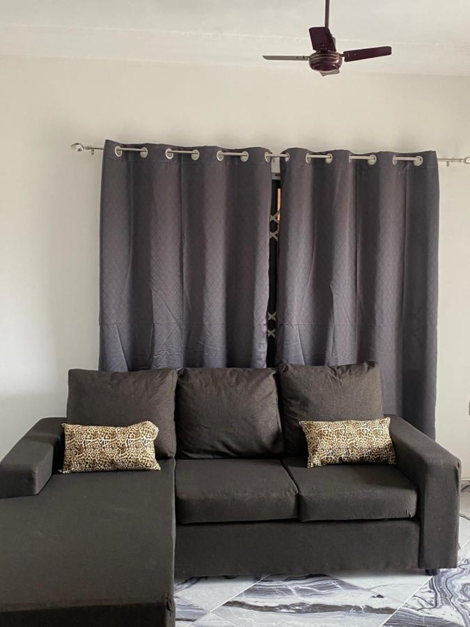 Baffour Apartments Adiebeba Kültér fotó