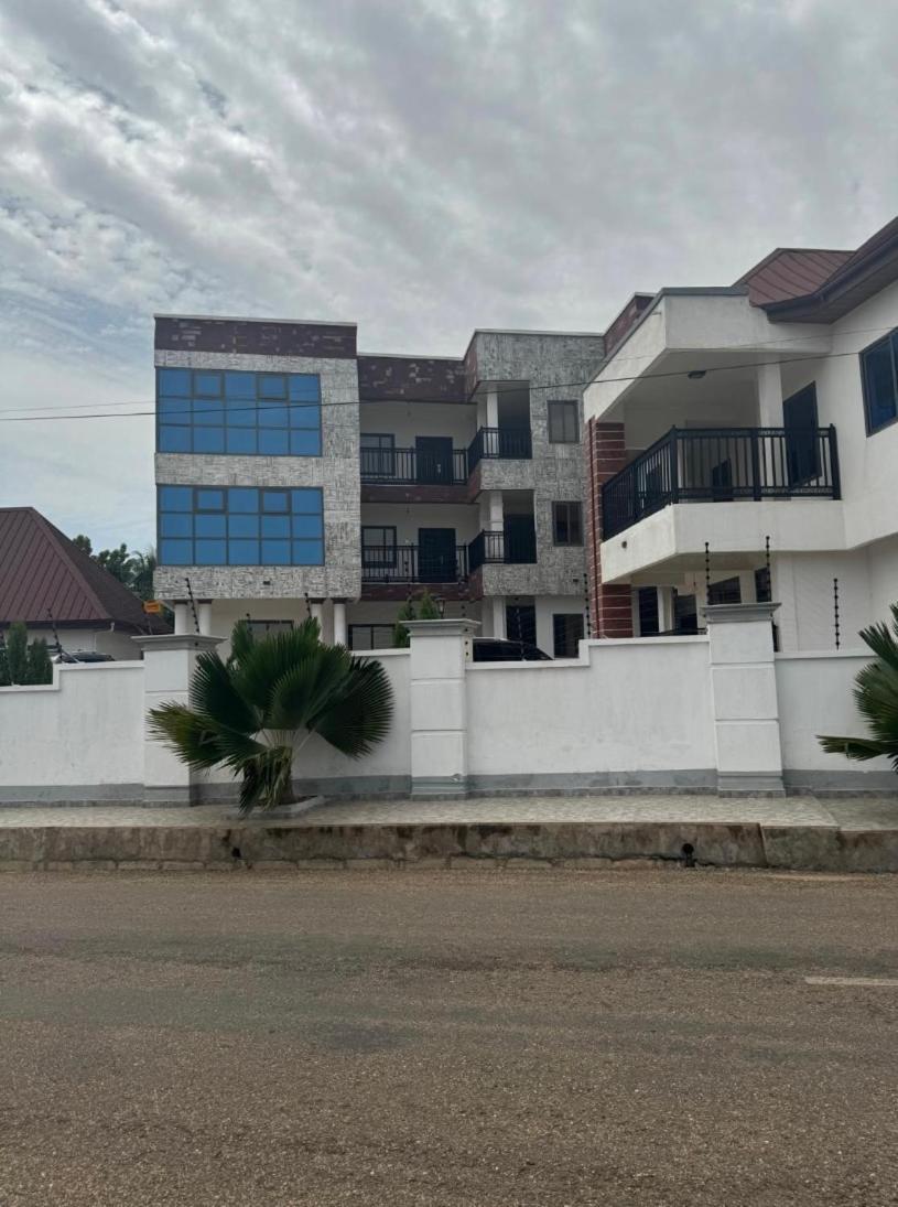 Baffour Apartments Adiebeba Kültér fotó