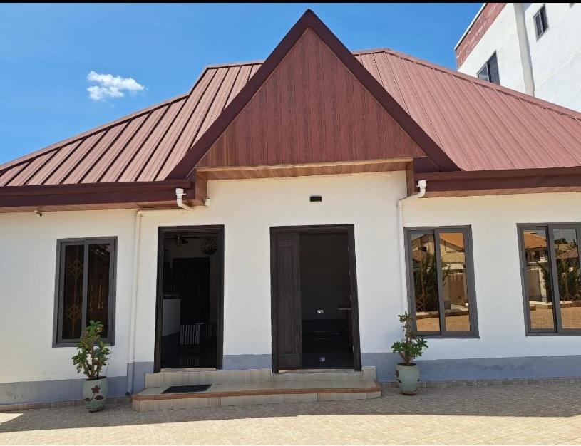 Baffour Apartments Adiebeba Kültér fotó