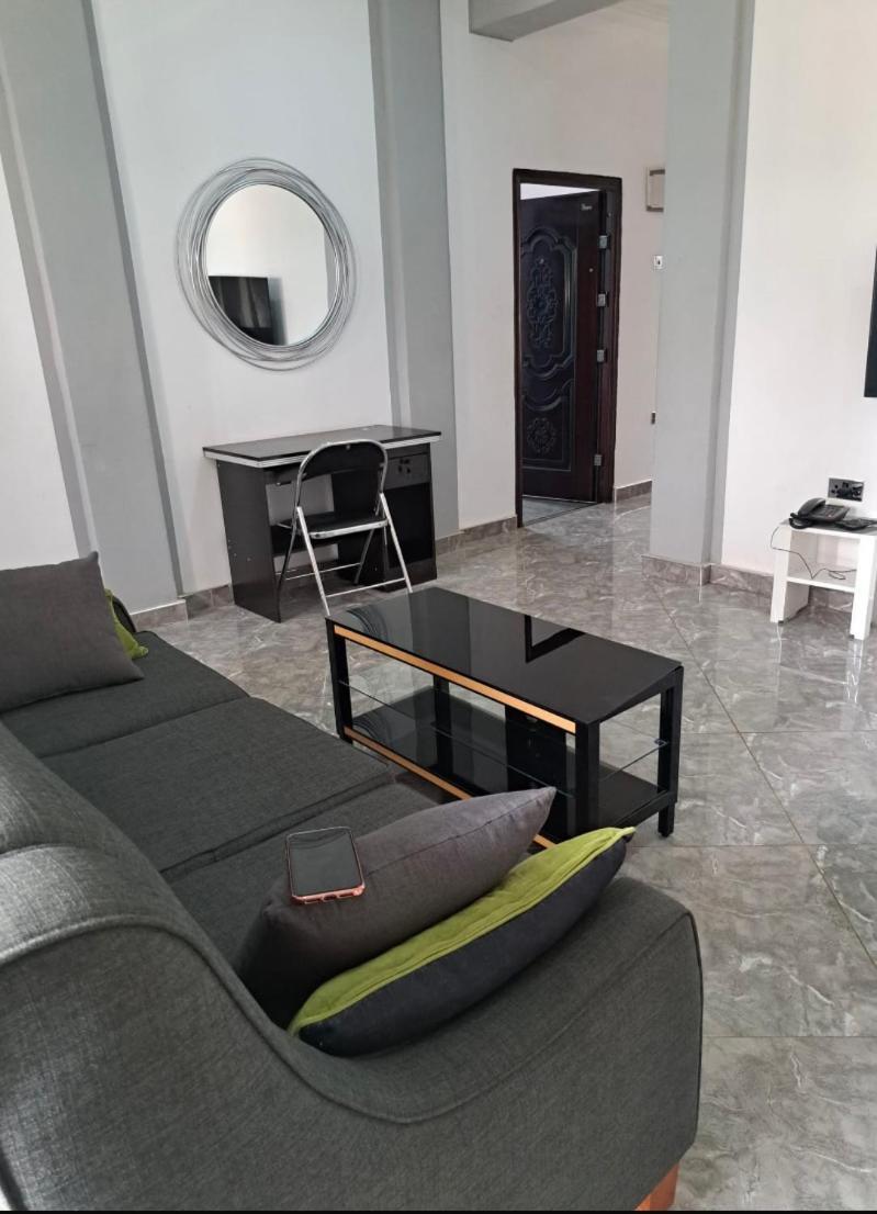 Baffour Apartments Adiebeba Kültér fotó